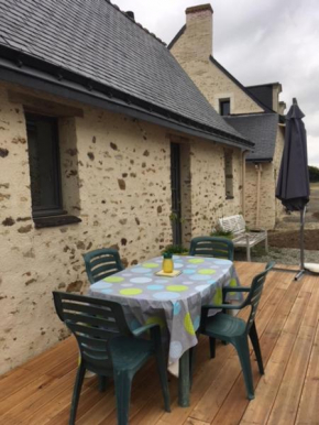 Hotels in Daumeray